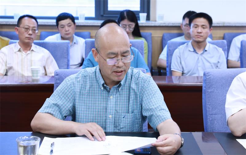 de2ce2c8a7ac4b8a8c5c15db41bfd797.jpg 胡小平院长发言800.jpg