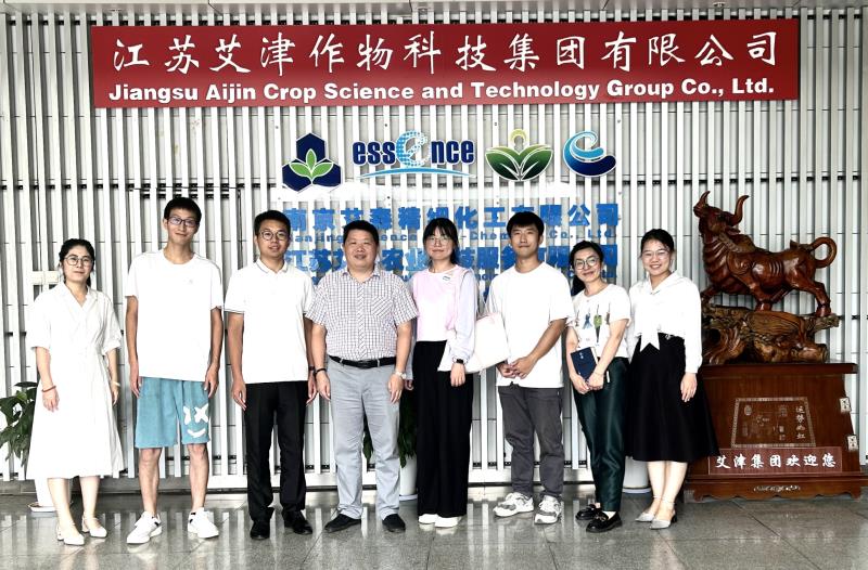 3fa7d9aa8e0b4ea888fa65364d4ea16d.jpg 合影800缩.jpg